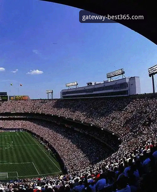 点球决胜的残酷与体育平台的沉浸感：意大利出局背后的观赛体验对比